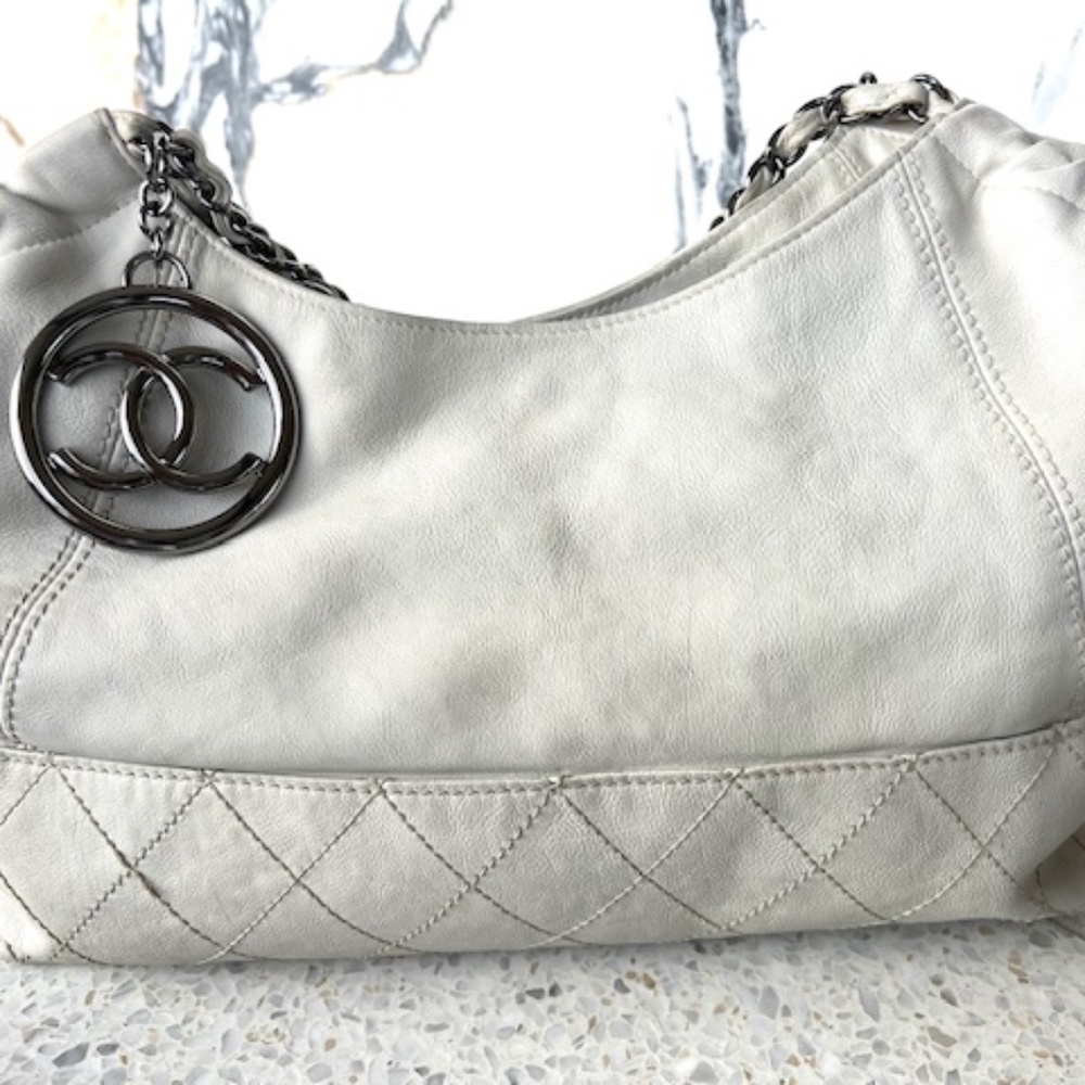 Chanel Coco Cabas White Leather Handbag - Picture 2 of 16